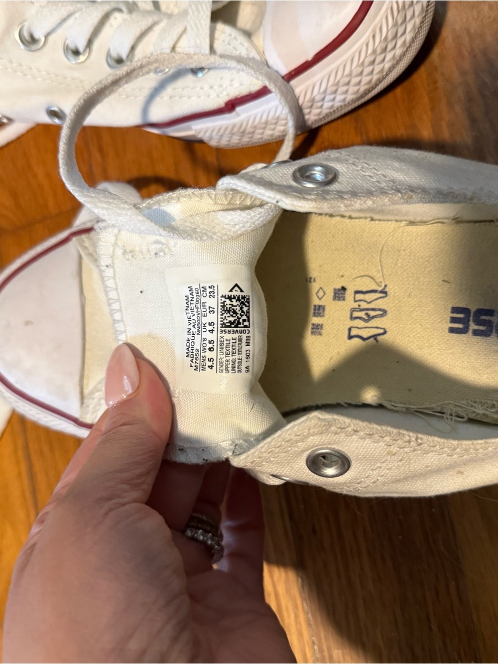Converse White Canvas Low-Top Sneakers with Red Accent - Picture 2 of 2